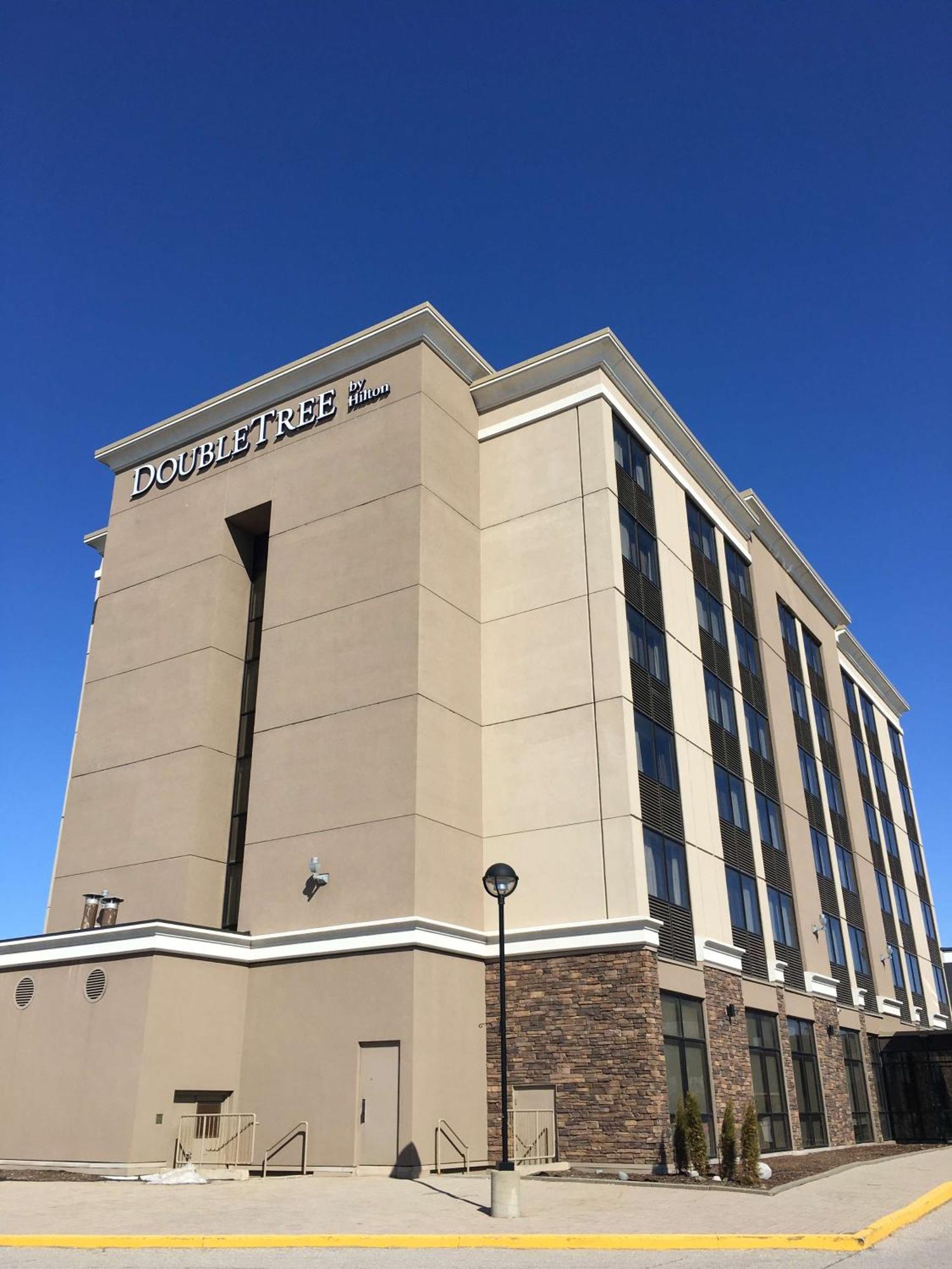 Hotel Doubletree By Hilton Kitchener Esterno foto