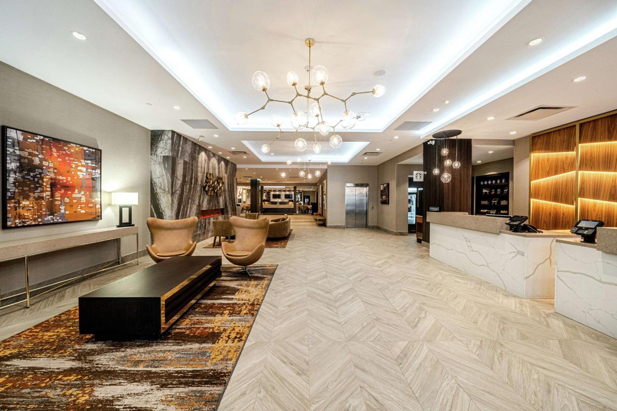 Hotel Doubletree By Hilton Kitchener Esterno foto