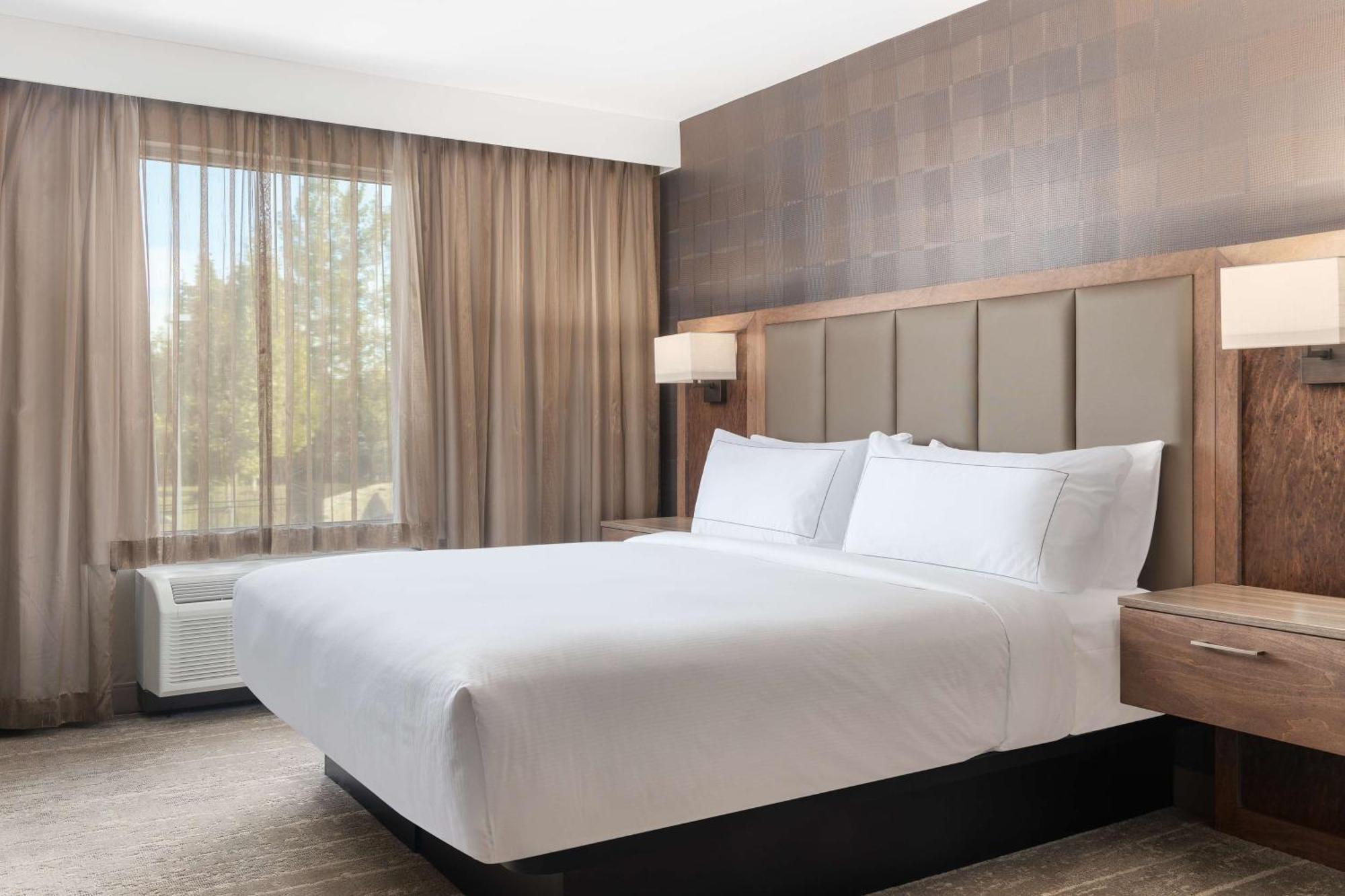 Hotel Doubletree By Hilton Kitchener Esterno foto