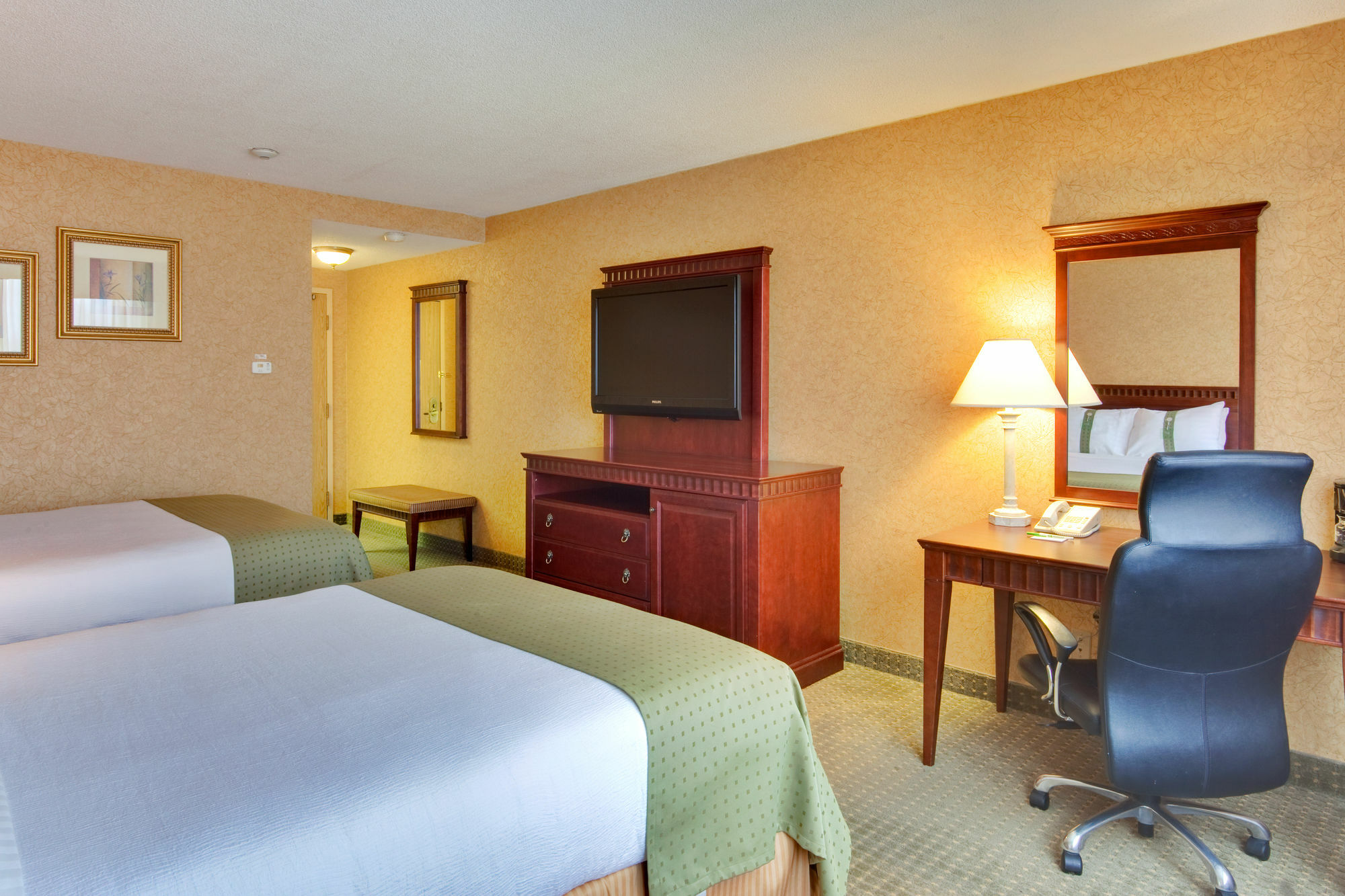 Hotel Doubletree By Hilton Kitchener Esterno foto