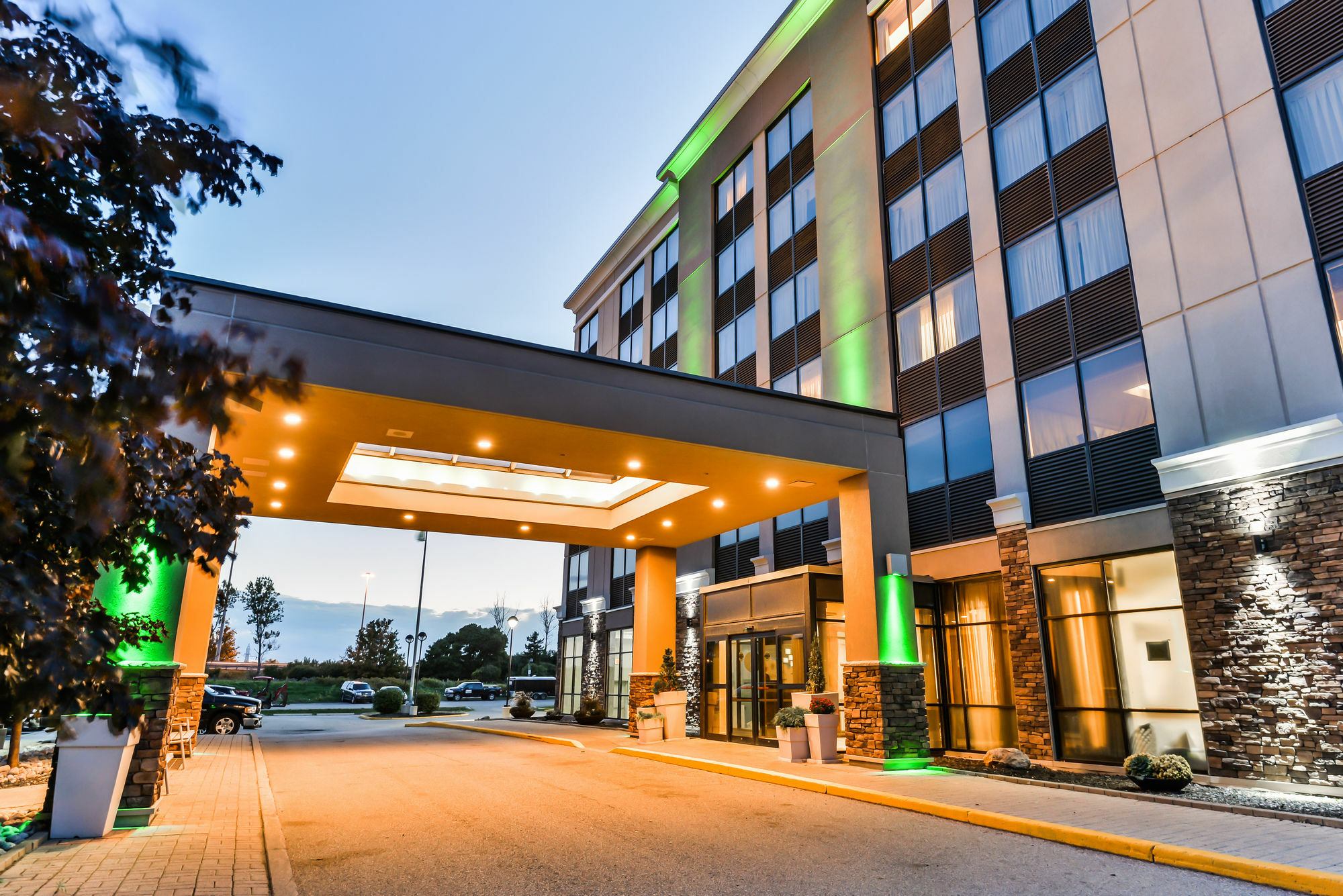 Hotel Doubletree By Hilton Kitchener Esterno foto
