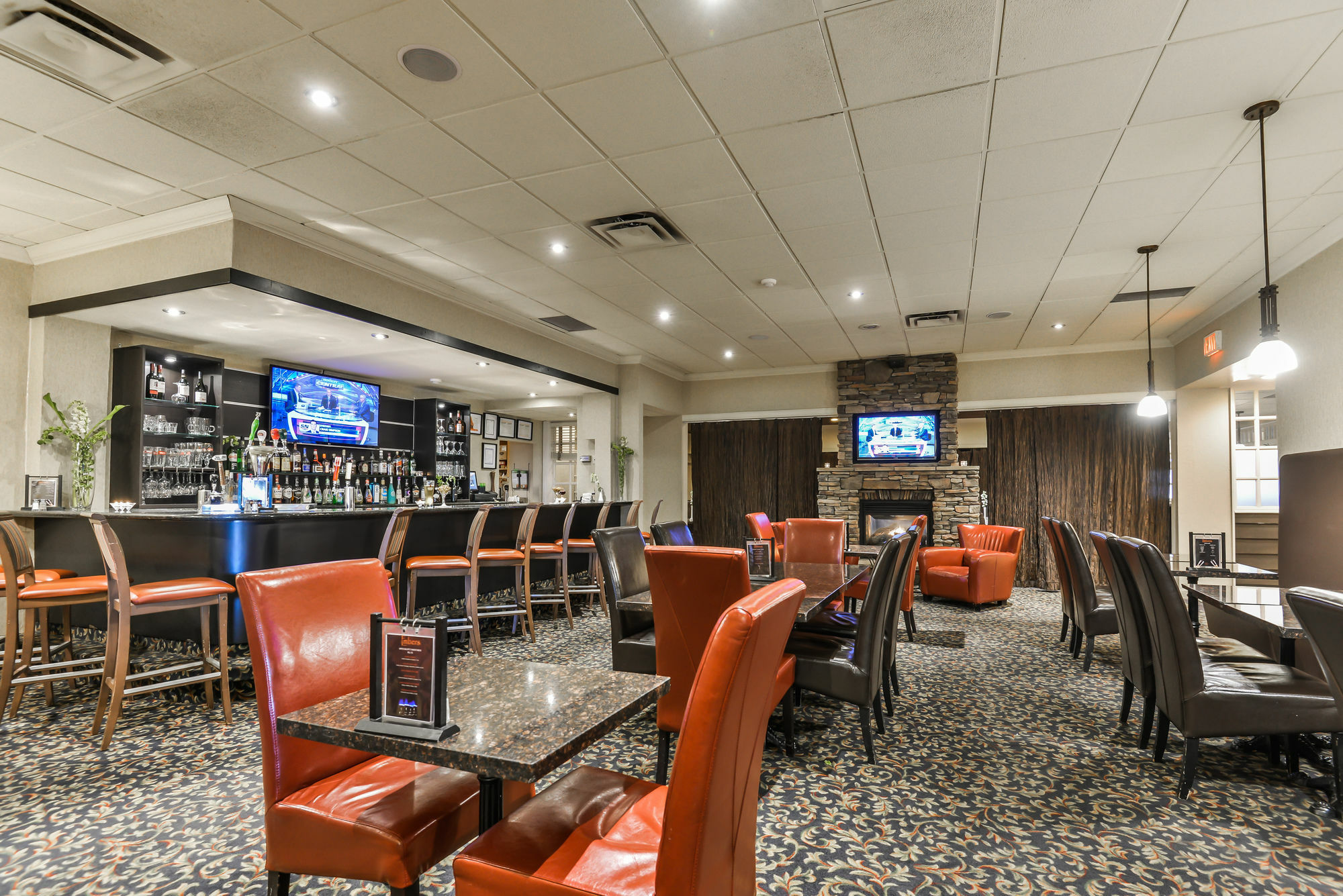 Hotel Doubletree By Hilton Kitchener Esterno foto