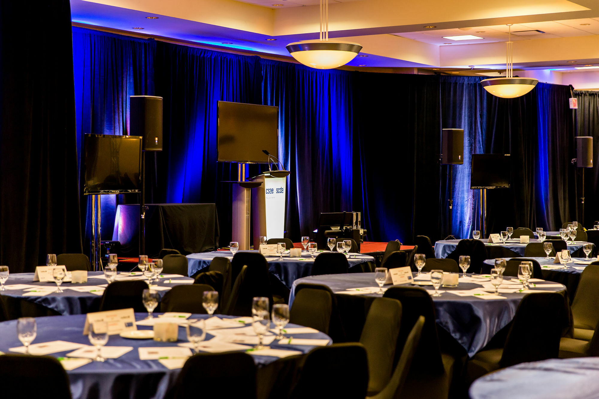 Hotel Doubletree By Hilton Kitchener Esterno foto