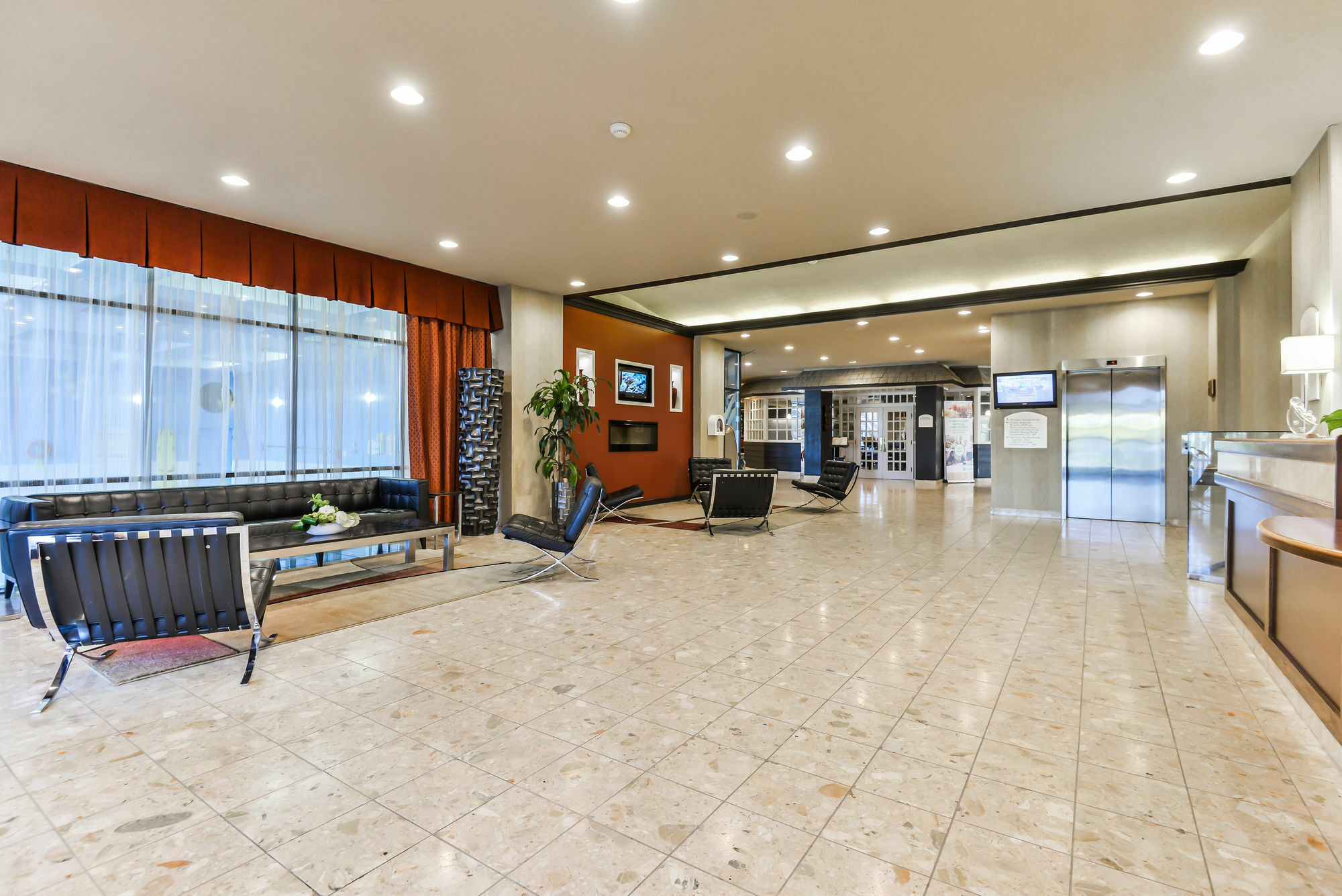 Hotel Doubletree By Hilton Kitchener Esterno foto